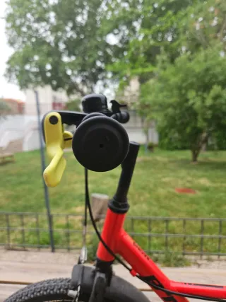 Bicicleta Infantil Btwin 16 pulgadas Roja nueva