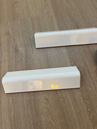 3 esquinas de porcelana blanca