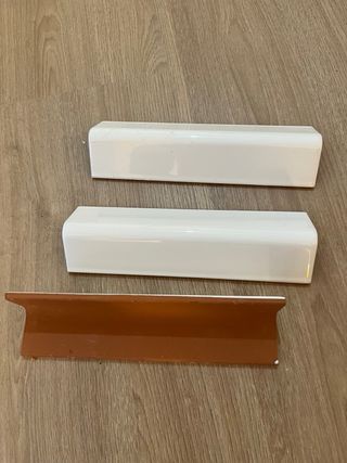 3 esquinas de porcelana blanca