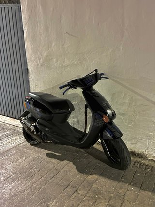 Yamaha Neos 50cc Negra y Azul