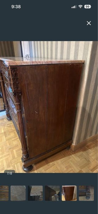 Cómoda de madera con tapa de mármol