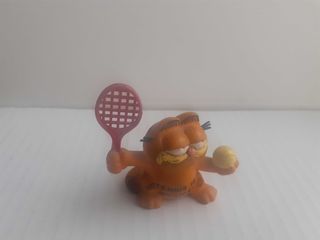 Figura Garfield con raqueta de tenis
