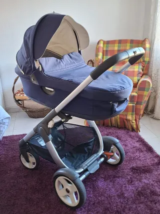Cochecito de bebé, silla de coche y cuco. 3 en 1