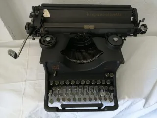 Máquina de escribir Hispano Olivetti