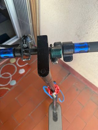 Patinete Eléctrico Scooter Negro y Azul