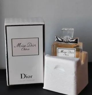 Miniatura Miss Dior Chérie Eau de Parfum