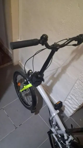 Bicicleta plegable gris