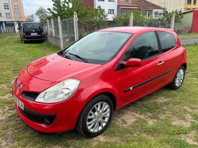 Renault Clio 2009 - foto 1