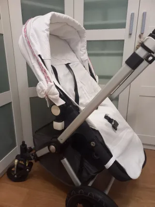 Colchoneta y Capota Blanca de Piqué Rosy Fuentes