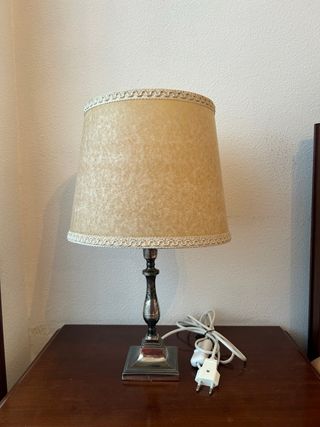 2 Lámparas de Mesa con Tulipa