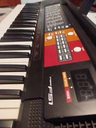 Teclado Yamaha PSR F51