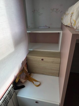 Habitación infantil litera y cama baja
