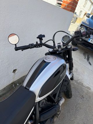 Ducati Scrambler Icon 800 impecable