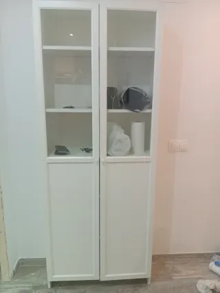 Mueble de salón blanco
