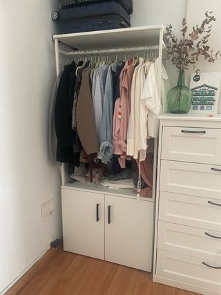 Armario abierto Ikea blanco
