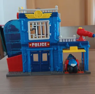 Comisaría Policía Superzings