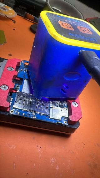 Reparación móvil avanzada placa y software