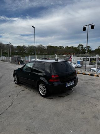 Volkswagen Golf 2003