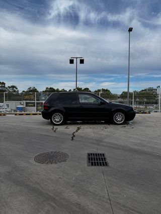 Volkswagen Golf 2003