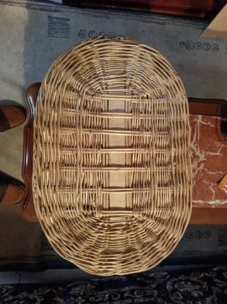 Cesta de mimbre grande con asas