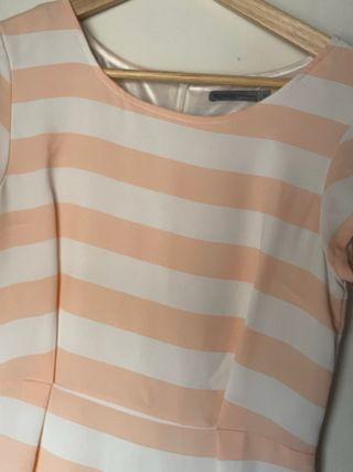 Vestido rosa y blanco manga corta con pinzas