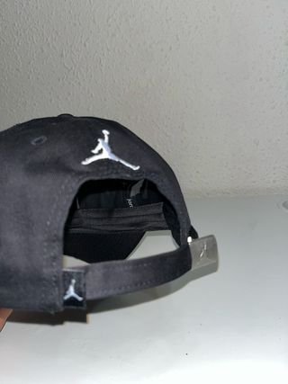 Gorra Jordan Negra Clásica 99 Flex