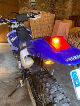 Moto Enduro/Motocross Azul y Blanca