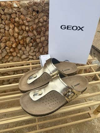 Sandalias Geox doradas mujer