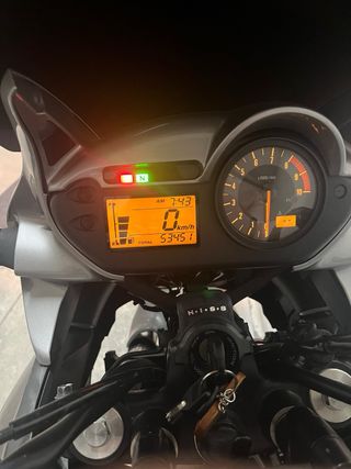 Moto estilo aventura