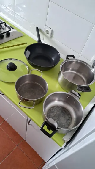 Lote de ollas y sartén