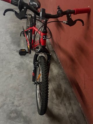 Bicicleta infantil B'TWIN 20 roja