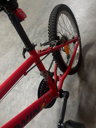 Bicicleta infantil B'TWIN 20 roja