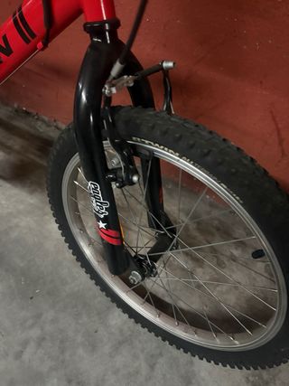 Bicicleta infantil B'TWIN 20 roja