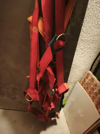 3 arneses seguridad sueltos 8 euros todos 20