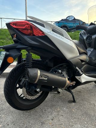 Yamaha XMAX 300