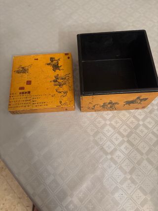 Caja decorativa estilo oriental