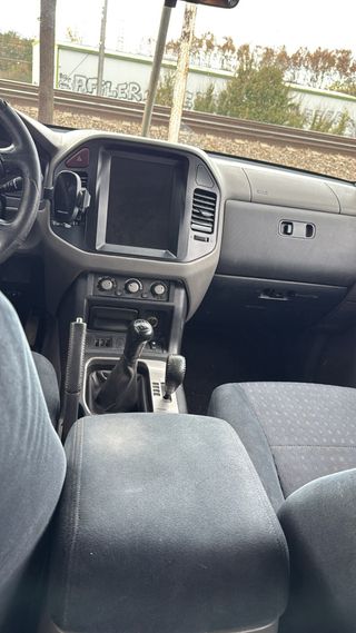Mitsubishi Montero 2003