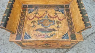 Arca pintada a mano decorativa