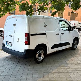 peugeot Partner 2021 180.000km recien revisada