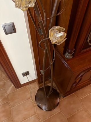 Lámpara de pie floral metal y cristal