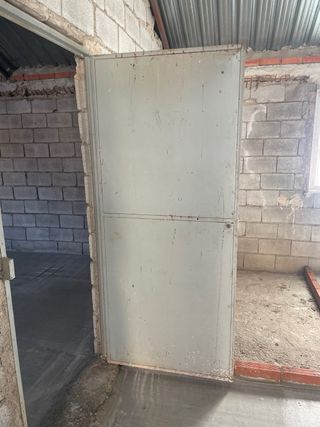 Puerta metálica