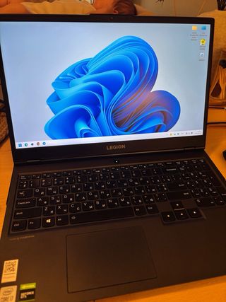Portátil Lenovo Legion Negro