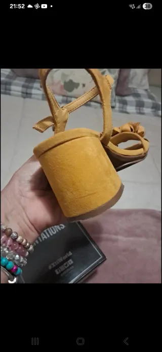 Sandalias Xti Talla 38 Flores Amarillas antelina