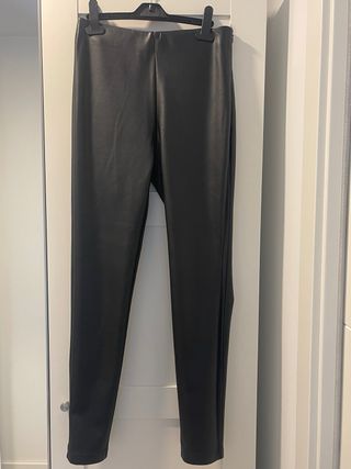 Pantalón polivinilo negro