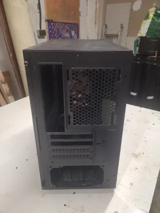 Caja de PC Mars Gaming Negra