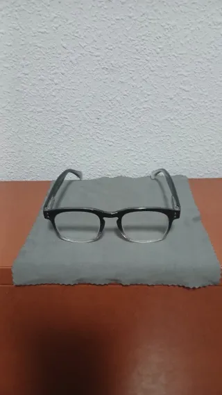 Gafas graduadas negras y grises