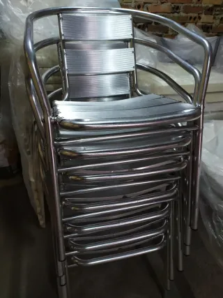 1 Mesa redonda de aluminio con 2-3 sillas aluminio