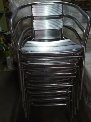 1 Mesa redonda de aluminio con 2-3 sillas aluminio