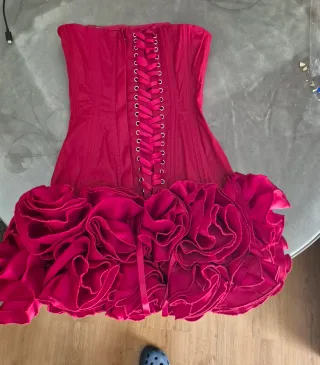 Vestido mini corsé con volantes