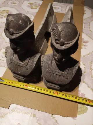 Herrajes de chimenea de piedra